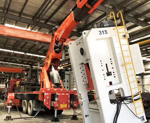 厚街镇提升工作效率，选择优质折臂吊租赁服务