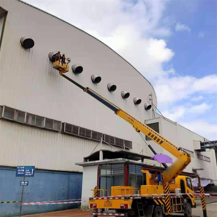 厚街镇高空作业车出租服务：专业广告牌安装解决方案