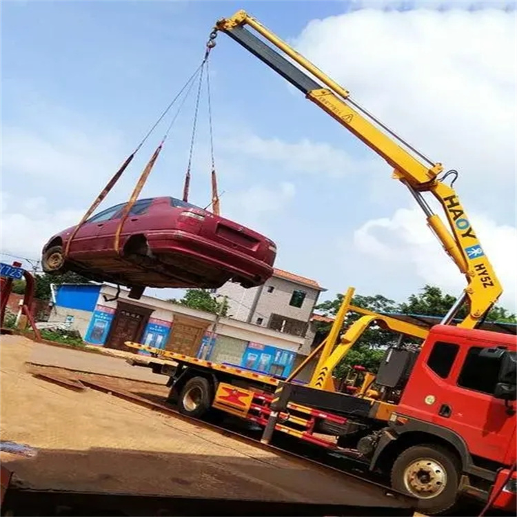 厚街镇吊车吊汽车的正确方法